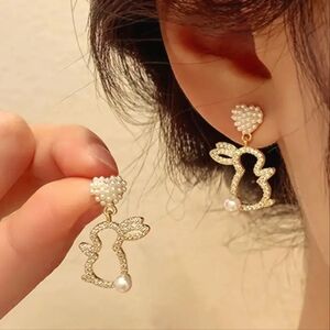 BETSEY JOHNSON " LOVE THY RABBIT" PETITE DANGLE EARRINGS NWOT